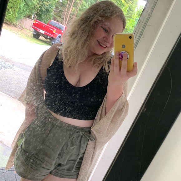 Meet your Posher, Camryn - Picture 1 of 1